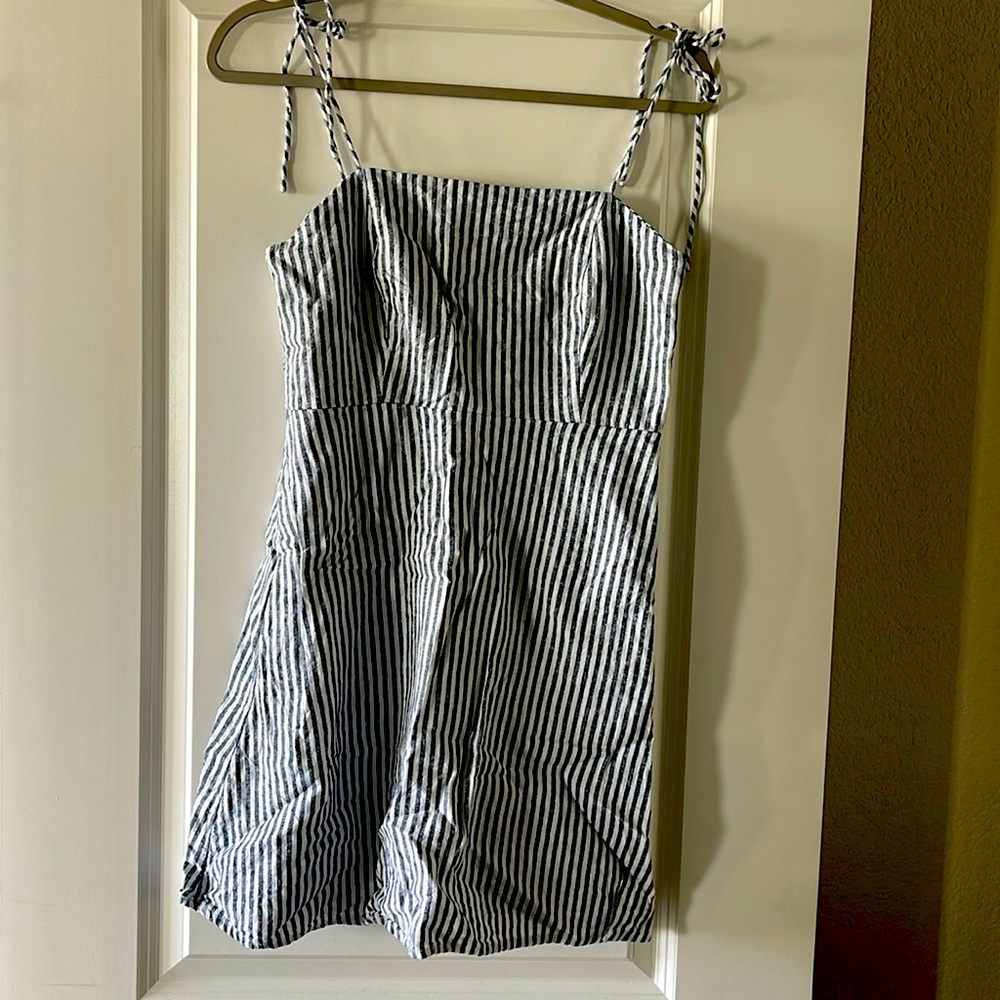 Old Navy Mini striped spaghetti strap sun dress with pockets